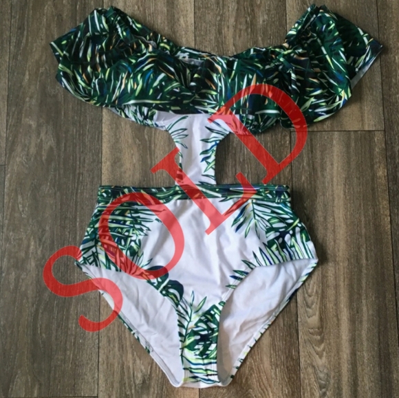 📌SOLD📌 One-Piece Off Shoulder Swimwear - Picture 1 of 4